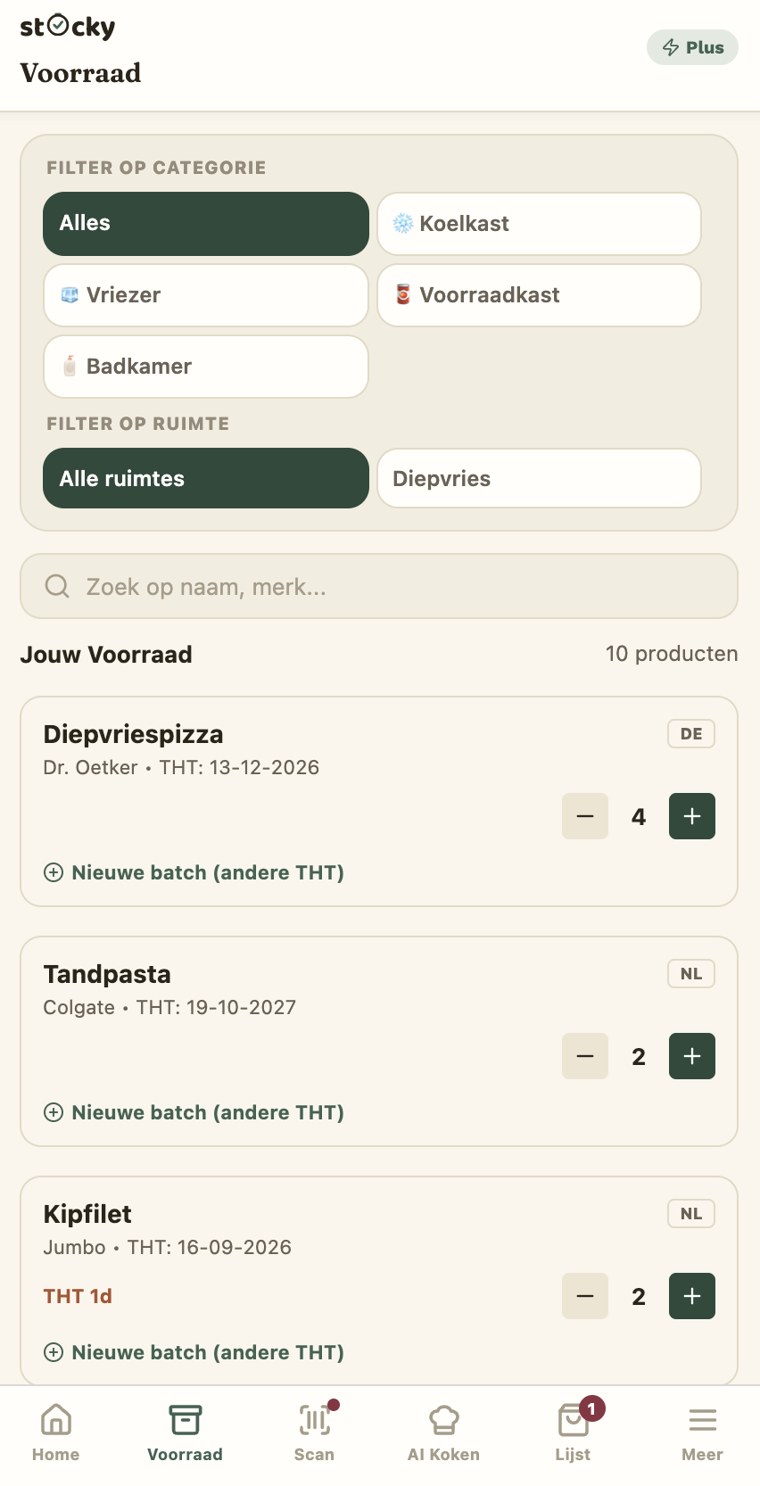Stocky Voorraad-scherm met filters op categorie en ruimte, en productkaarten met THT